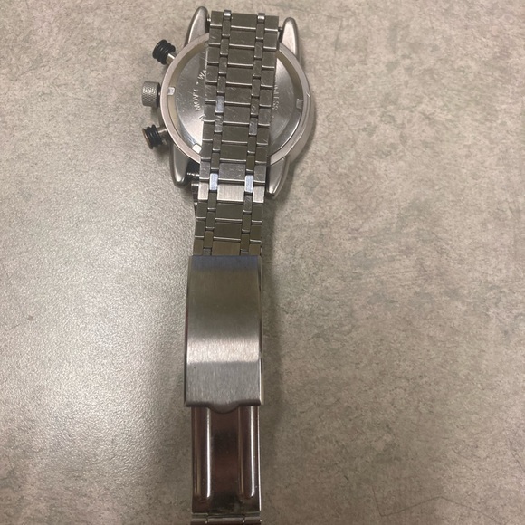 Reebok Men 100m Silver Fixed Bezel Analog Quartz Chronograph Watch~Date~New Batt - Picture 3 of 3